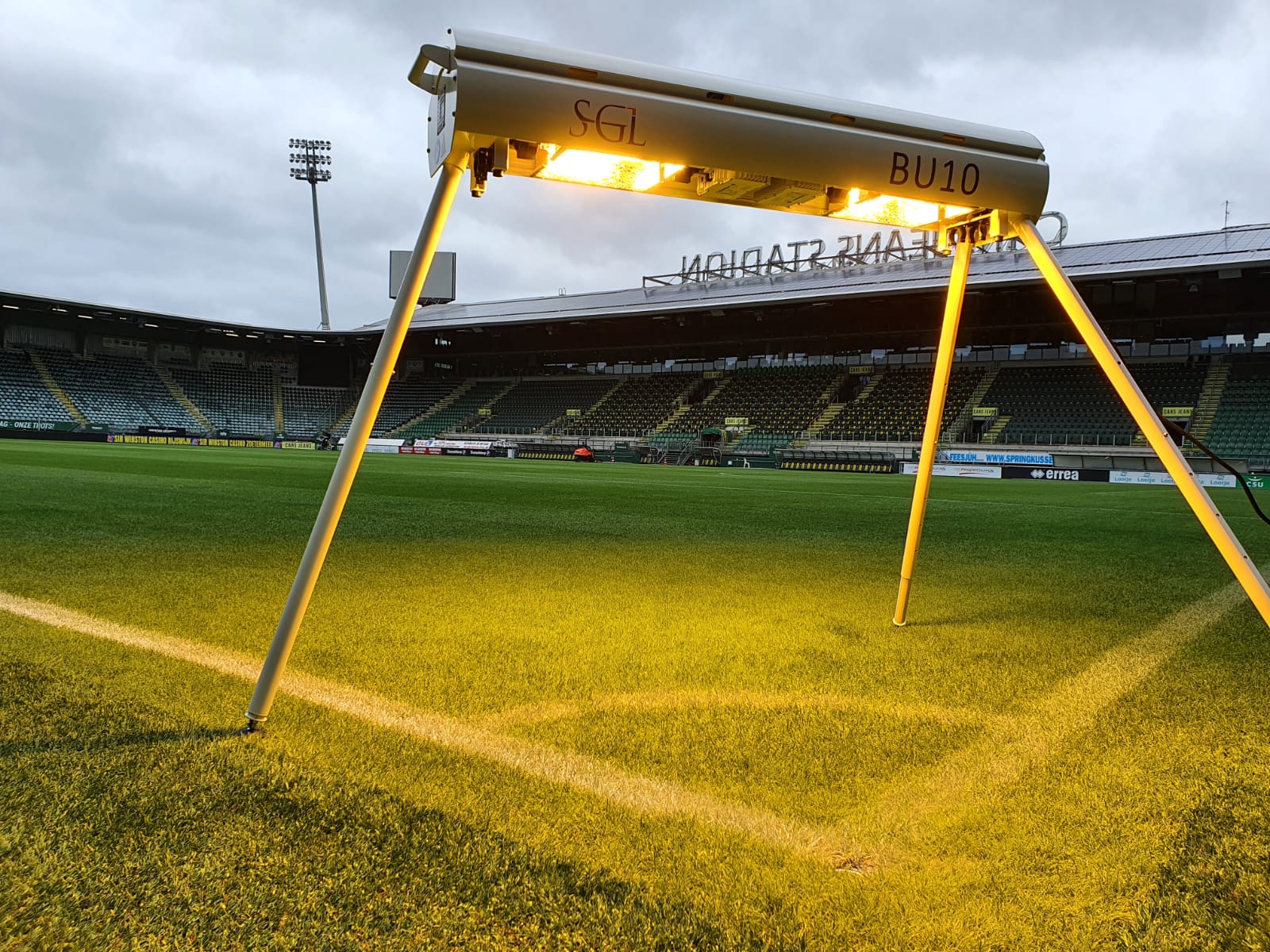 The SGL BU10 grow light on the pitch of the Bingoal Stadium, home of ADO Den Haag.