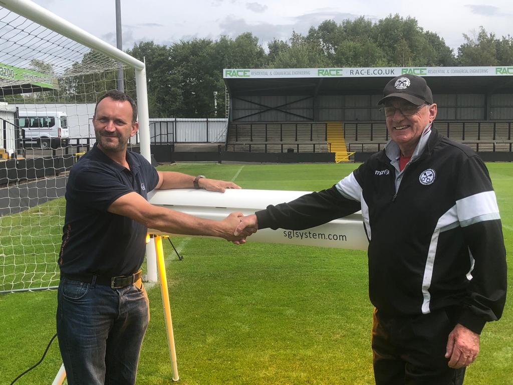 David Bates and SGL's Simon Gumbrill shaking hands on the delivery of their David's won BU10